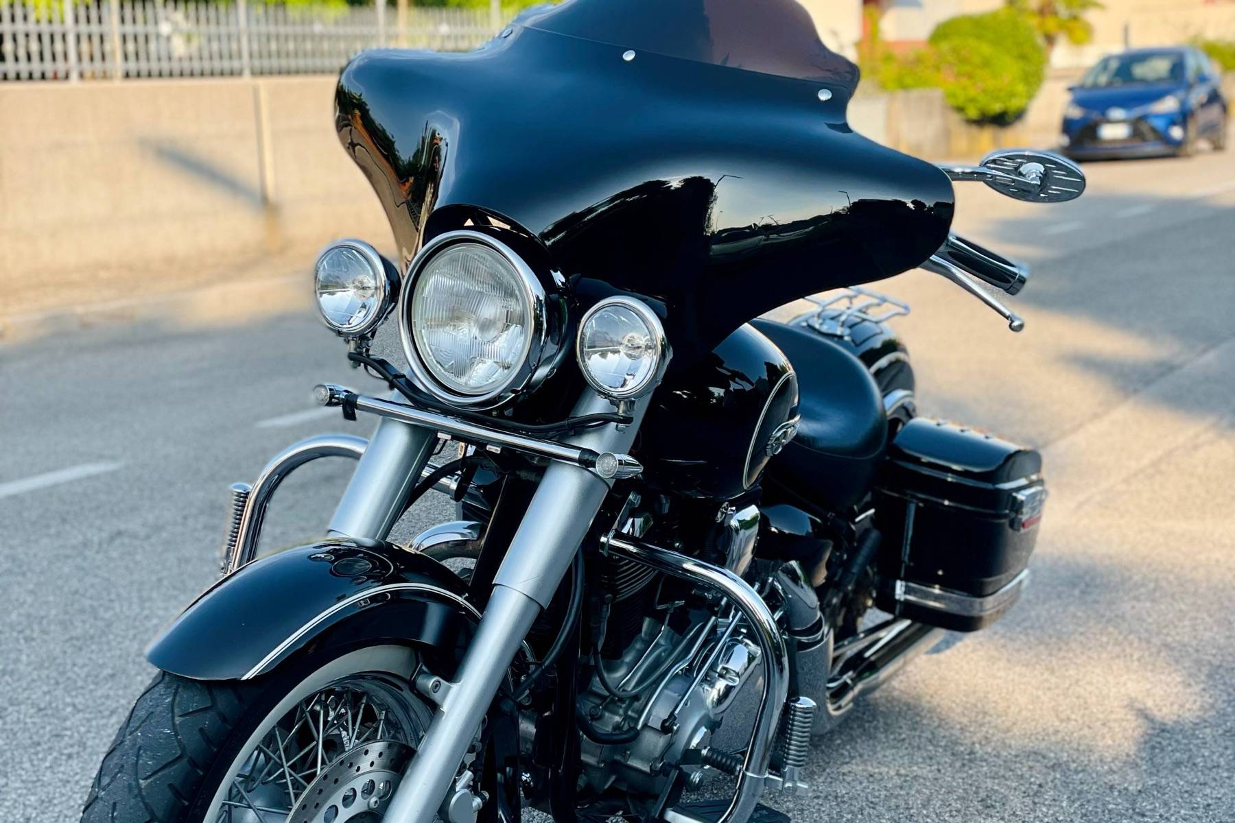 Vista quasi frontale della Yamaha Wild Star 1600